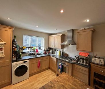 Bicknell Close, Guildford, GU1 - Photo 4