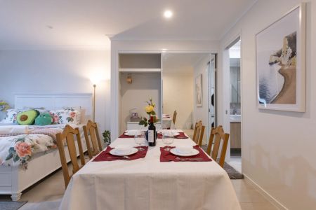 Fully Furnished Studio in the Heart of South Brisbane - Photo 4