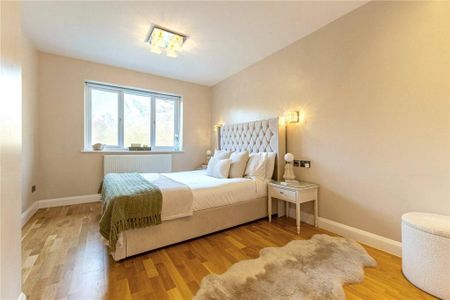 4 bedroom semi-detached house to rent - Photo 4