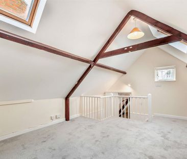 Moynes Court, Faringdon - Photo 2