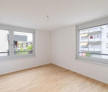 Moderne 4.5 Zimmer Neubauwohnung - Photo 2