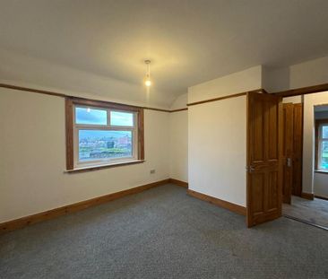 3 bedroom semi-detached bungalow to rent - Photo 4
