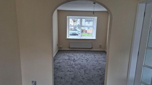 3 bedroom semi-detached house to rent - Photo 1