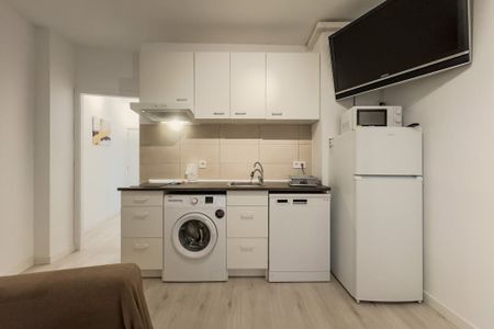 Carrer de Nàpols, Barcelona, Catalonia 08013 - Photo 5