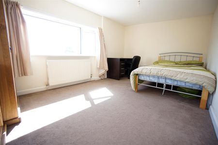 Addison Road - Flat 1, Plymouth - Photo 2
