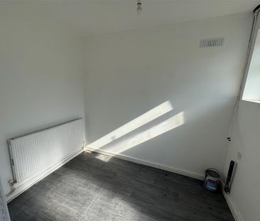 Avenue Road, Doncaster, Askern - Photo 2