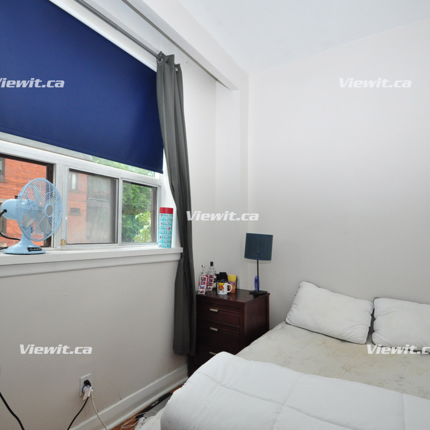 LARGE, bright 4 bedroom flat at Bloor and Bathurst - Photo 1