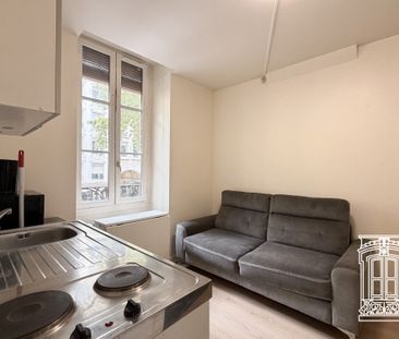 Location Appartement 1 pièce 11m² LYON 7ème - Photo 2