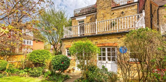 Fabulous family home in Bedford Park - Photo 2