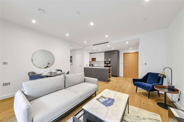 Modern two bedroom two bathroom apartment with direct access to a private balcony - Photo 1