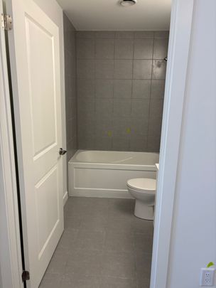 For Lease - 461 Green Road Unit# 504, Hamilton, Ontario - Photo 1