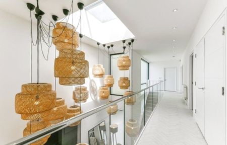 6 bedroom detached house to rent - Photo 2