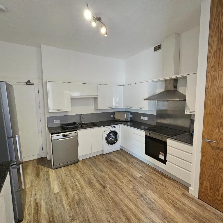 1 bedroom in a house share to rent - Photo 1