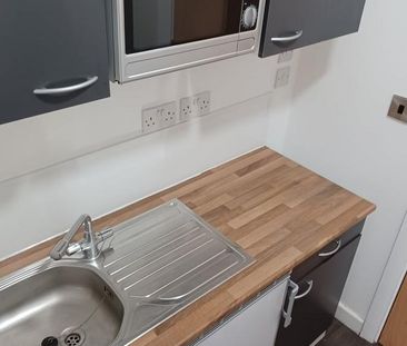 1 bedroom flat to rent - Photo 3