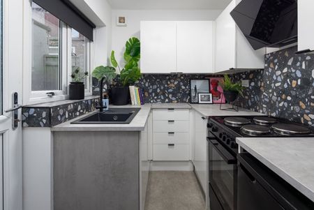 2 Bed Terraced House, Dentwood St, L8 - Photo 3