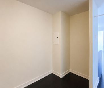 For Lease - 10 Capreol Court Unit# 828, Toronto, Ontario - Photo 4