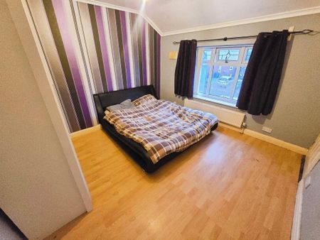 2 bedroom semi-detached house to rent - Photo 3