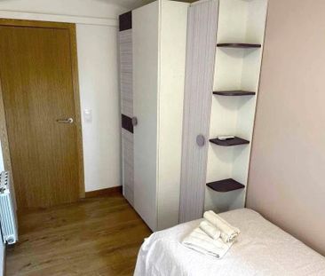 90m² Flat to rent in Porta, Barcelona - Photo 3