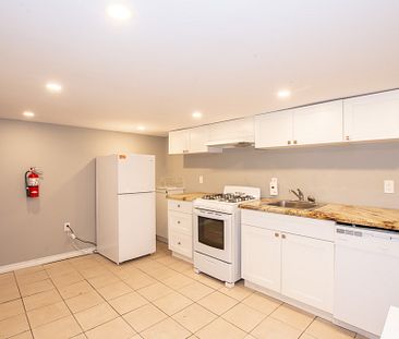 **ALL INCLUSIVE** 1 BEDROOM LOWER UNIT IN ST. CATHARINES!! - Photo 1