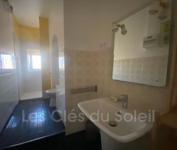 Location Appartement 3 pièces 73m² HYERES 83400 - Photo 5