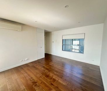 Modern 2-Bedroom Apartment in the Heart of Mentone - Photo 2