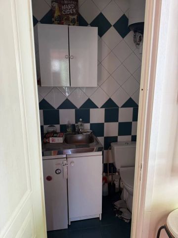 Titre : Local à louer de 57,41 m² à Suresnes - Photo 2