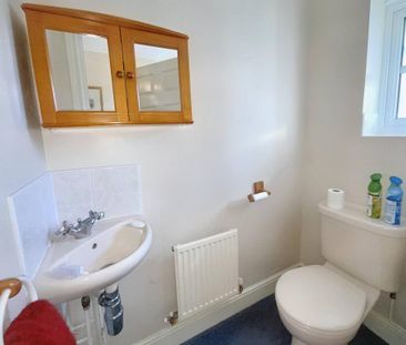 3 bedroom semi-detached house to rent - Photo 6