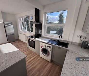 3 bedroom semi-detached house to rent - Photo 3