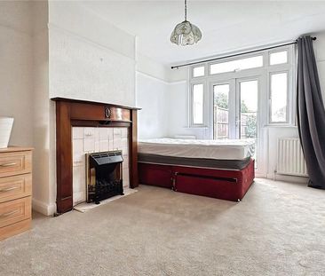 5 bedroom terraced house to rent - Photo 4