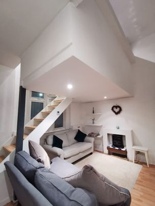 1 Bed End Terrace, Miller Road, SW19 - Photo 1