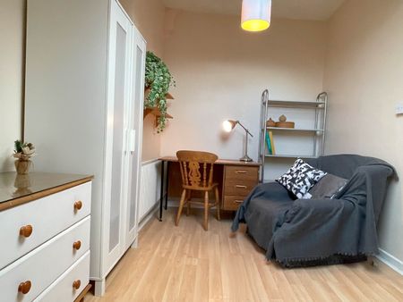 5 Bed Terraced House, Platt Lane, M14 - Photo 3