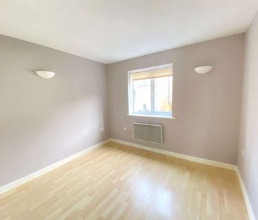 A modern apartment set in vibrant Chatham. - Photo 2