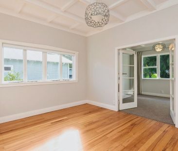 Renovated Epsom house with extras - Photo 1