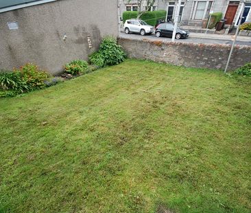 3 bedroom apartment to rent - Photo 3
