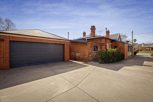 Character, Convenience & Charm – Just Steps From Albury Cbd - Photo 1