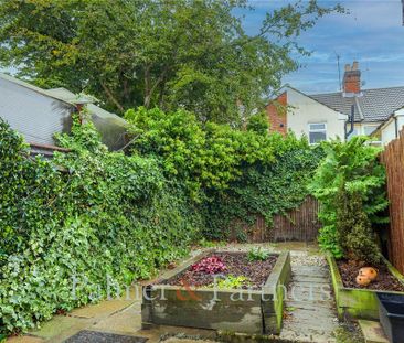 2 bedroom terraced house to rent - Photo 4