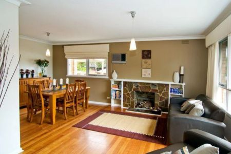 29 Toogoods Rise, Box Hill North. - Photo 5