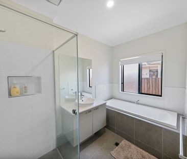 Large Family Home Nirimba - Photo 4