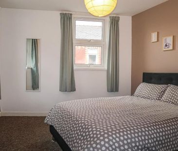 2 bedroom terraced house to rent - Photo 6