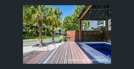 Split-level 2 bedroom moments from East Village - Photo 2