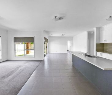 42 Chifley Drive, Delacombe - Photo 3