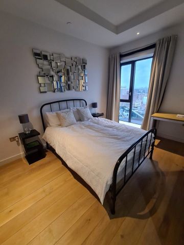 Studio Flat, Grantham House, E14 - Photo 2