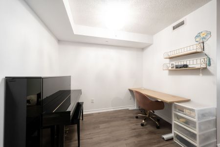 For Lease - 386 Yonge Street Unit# 1703, Toronto, Ontario - Photo 5