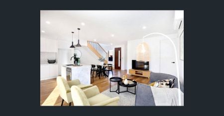 Space & Style - Photo 3