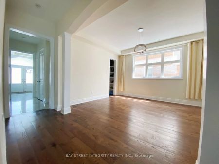 Detached Home For Lease | N9237784 - Photo 5