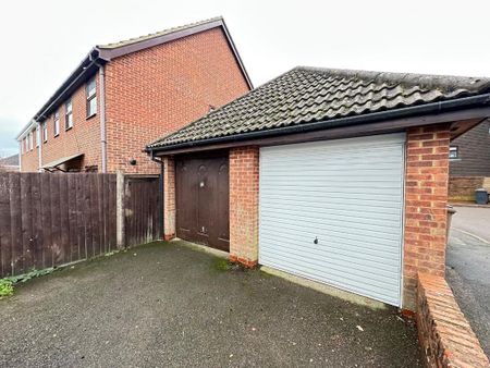 3 bedroom end of terrace house to rent - Photo 4