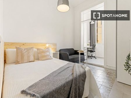 barcelona, Catalonia 08009 - Photo 3