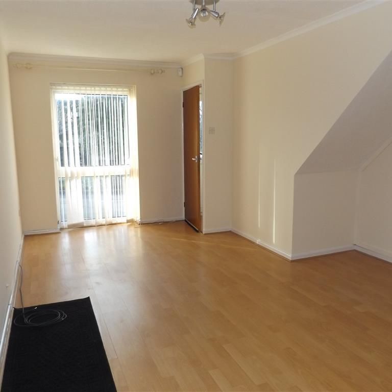 Pen Y Cae, Mornington Mews, Caerphilly - Photo 1