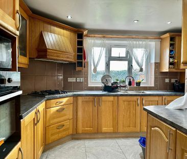 5 bedroom semi-detached house to rent - Photo 3