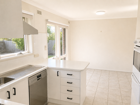 Well Maintained Home with Ducted Heating and Evaporative Cooling - Photo 5